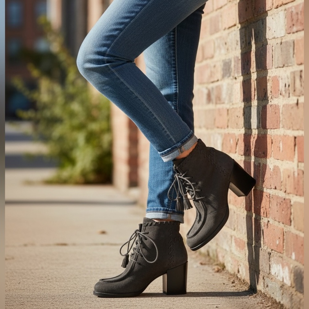 Stuart Weitzman Charcoal Grey Suede Wallawalla Womens Lace-Up Bootie 8.5 M Boots